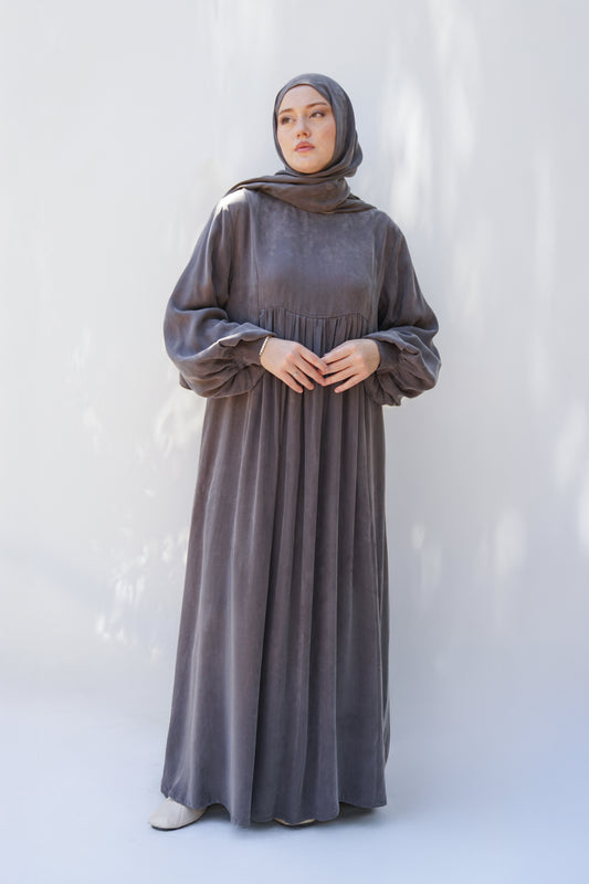 Gri Manşet Detaylı İpek Cupro Elbise - Timeless Touch Serisi