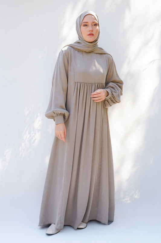 Bej Manşet Detaylı İpek Cupro Elbise - Timeless Touch Serisi