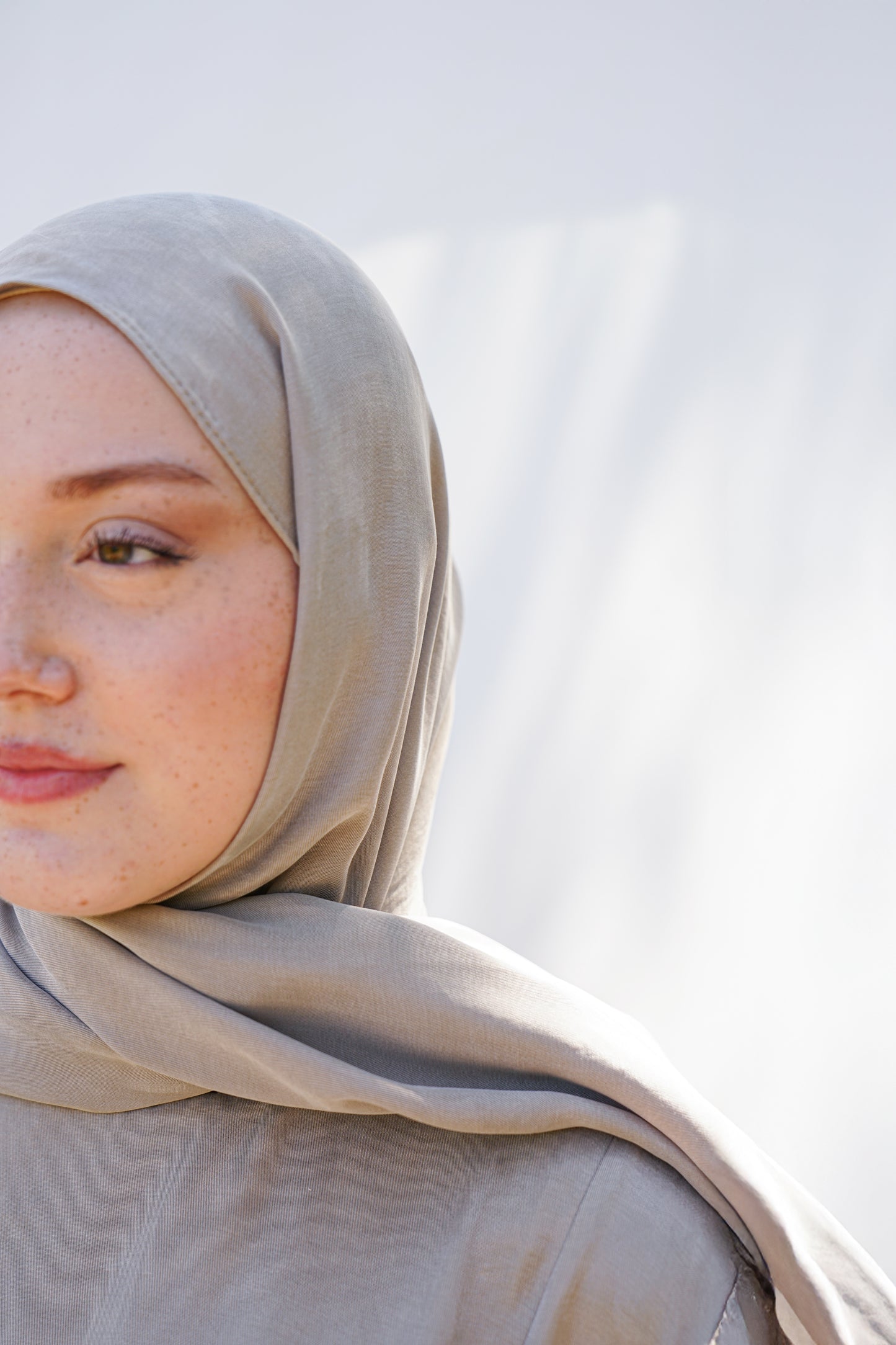 Bej Manşet Detaylı İpek Cupro Elbise - Timeless Touch Serisi