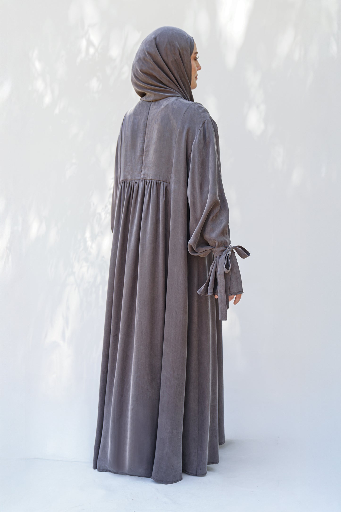 Gri Bağlama Detaylı İpek Cupro Elbise - Timeless Touch Serisi