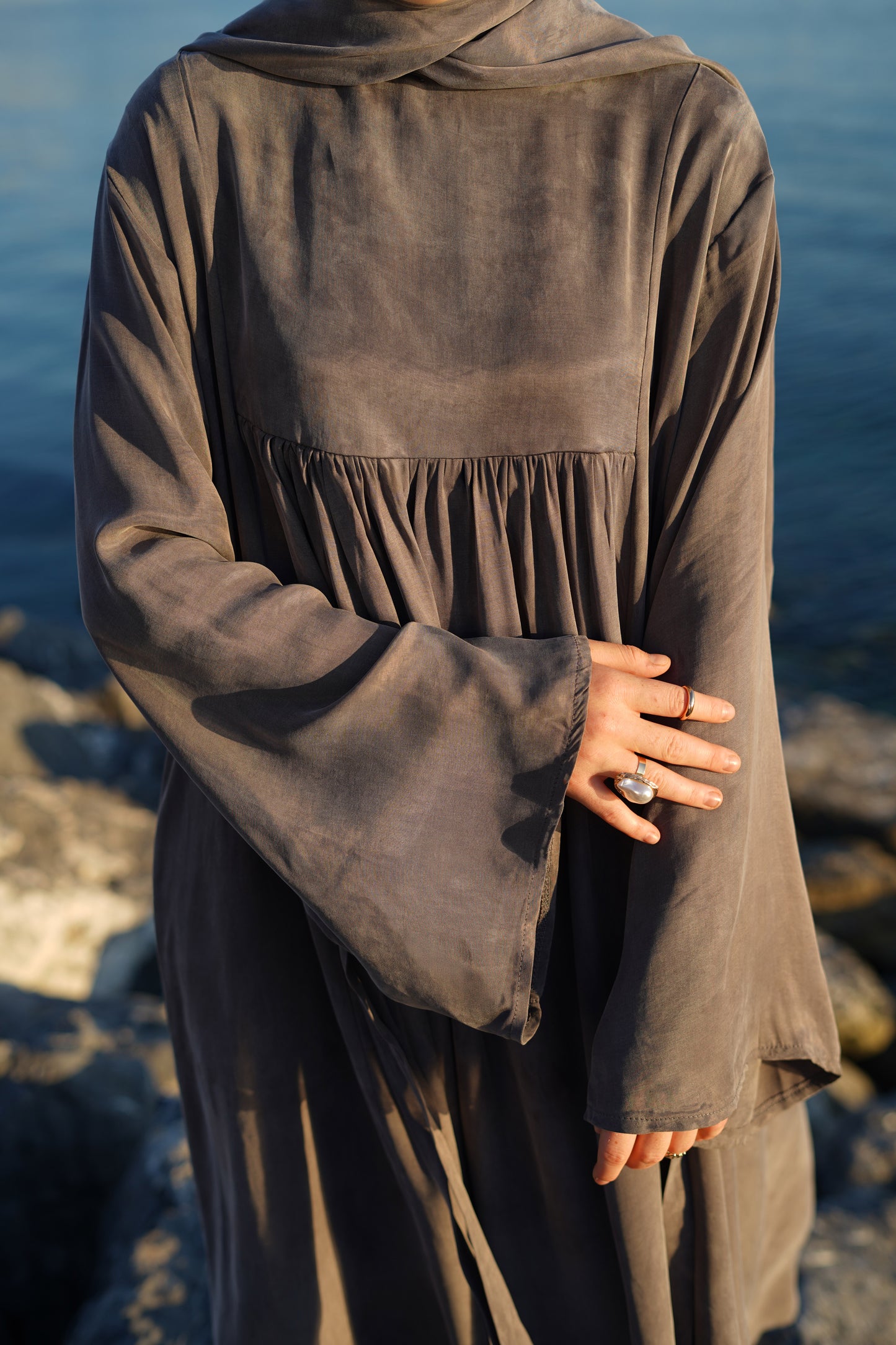 Gri Bağlama Detaylı İpek Cupro Elbise - Timeless Touch Serisi