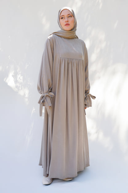 Bej Bağlama Detaylı İpek Cupro Elbise - Timeless Touch Serisi