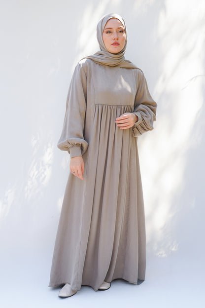 Bej Manşet Detaylı İpek Cupro Elbise - Timeless Touch Serisi