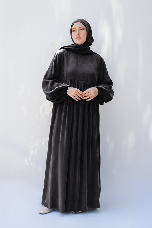 Siyah Manşet Detaylı İpek Cupro Elbise - Timeless Touch Serisi