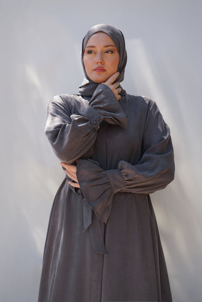 Gri Sırt Büzgü Detaylı İpek Cupro Ferace - Timeless Touch Serisi