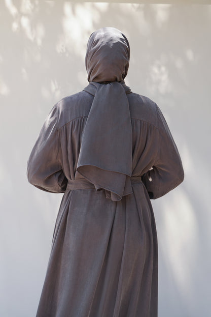 Gri Sırt Büzgü Detaylı İpek Cupro Ferace - Timeless Touch Serisi