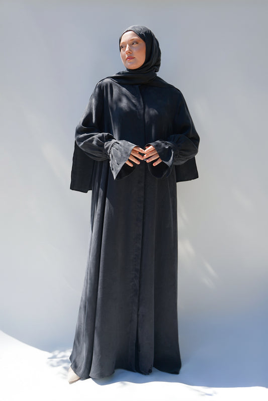 Siyah Sırt Büzgü Detaylı İpek Cupro Ferace - Timeless Touch Serisi