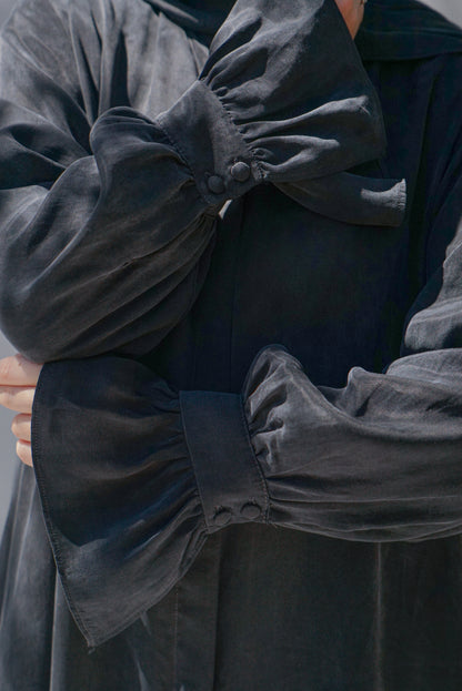 Siyah Sırt Büzgü Detaylı İpek Cupro Ferace - Timeless Touch Serisi